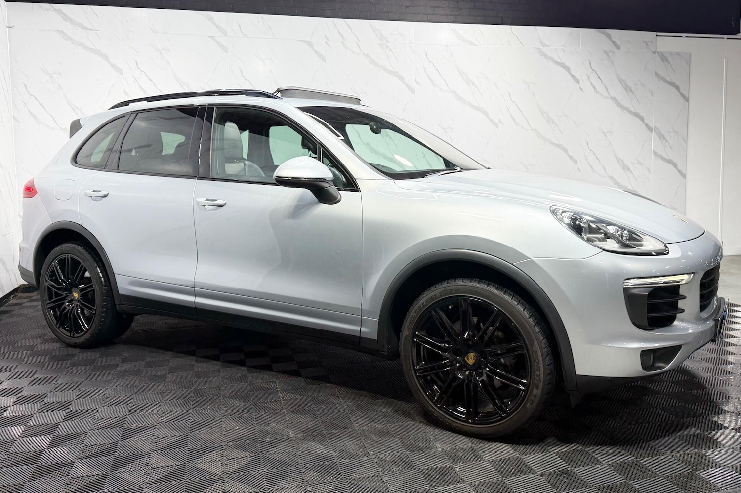 Used Porsche Cayenne 2017 for sale - 77298391: Photo 13