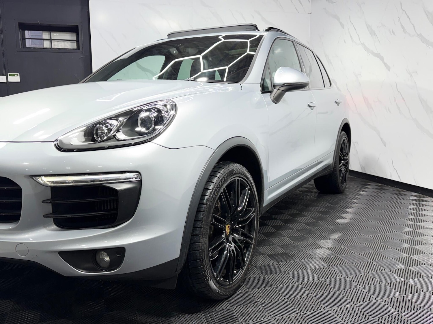 Used Porsche Cayenne 2017 for sale - 77298391: Photo 16