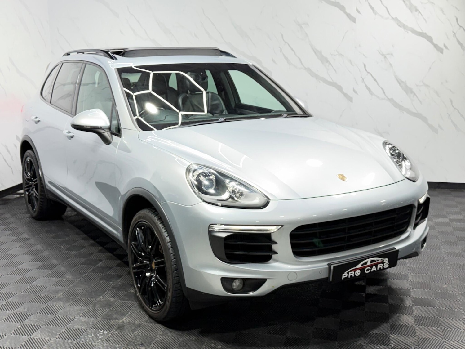 Used Porsche Cayenne 2017 for sale - 77298391: Photo 17