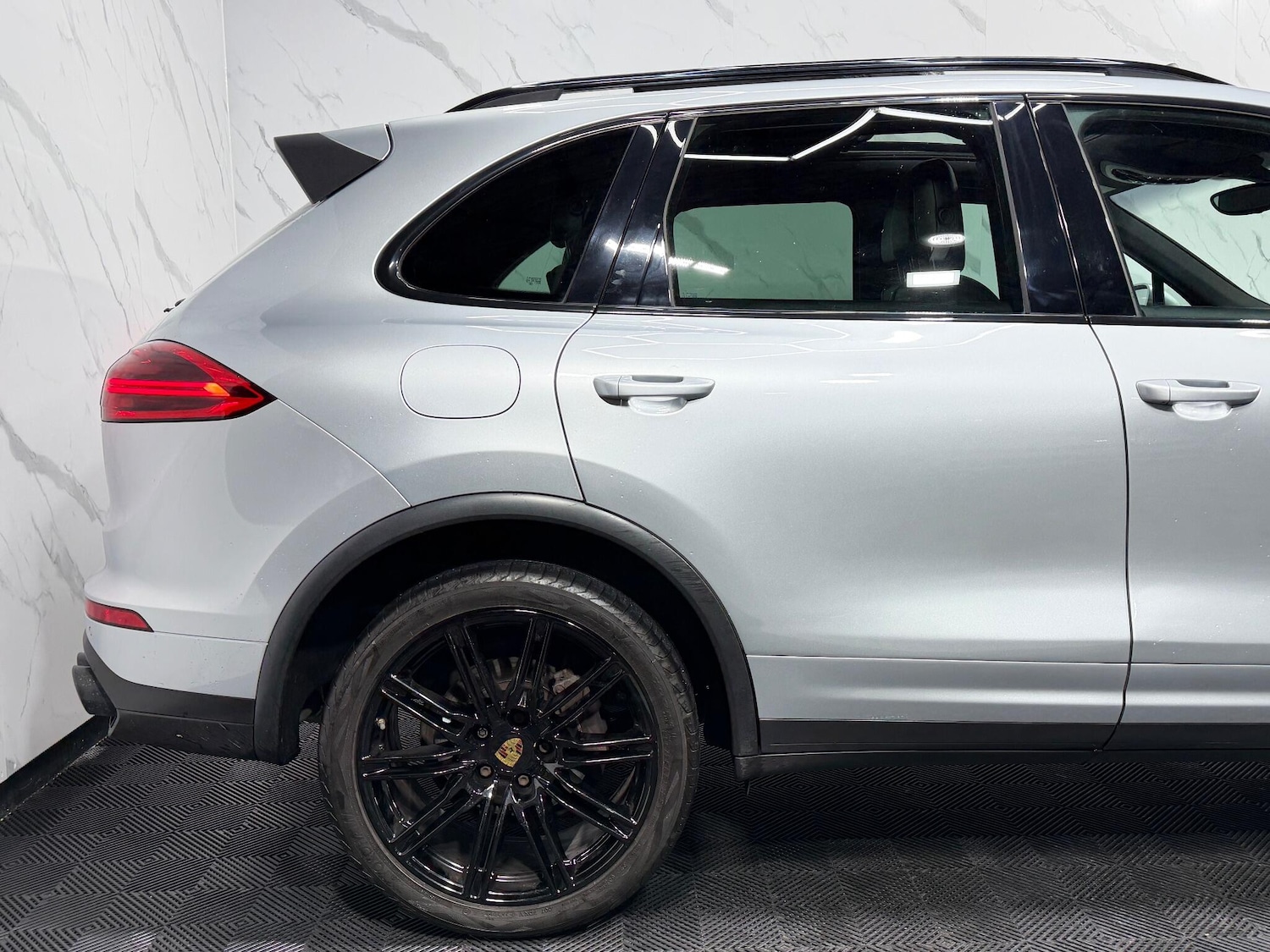 Used Porsche Cayenne 2017 for sale - 77298391: Photo 19
