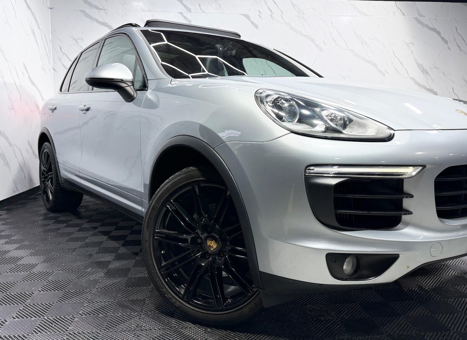 Used Porsche Cayenne 2017 for sale - 77298391: Photo 21