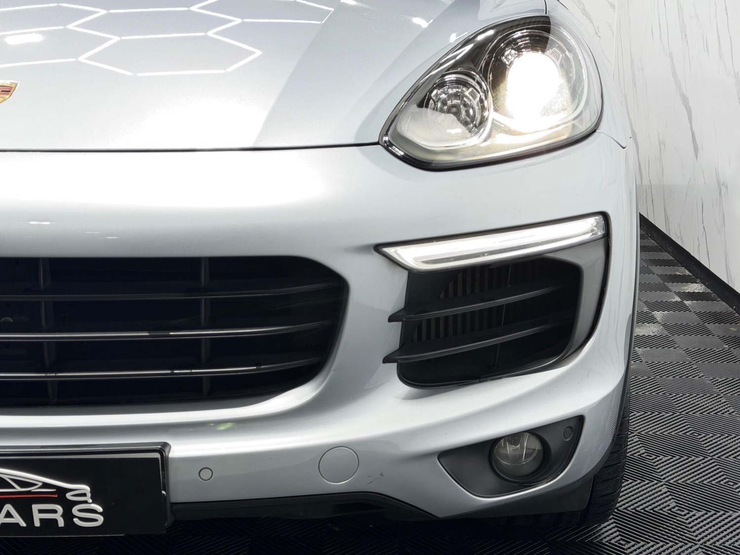 Used Porsche Cayenne 2017 for sale - 77298391: Photo 24