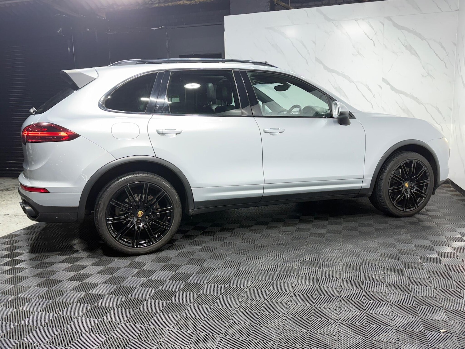 Used Porsche Cayenne 2017 for sale - 77298391: Photo 29