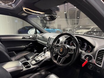 Used Porsche Cayenne 2017 for sale - 77298391: Photo