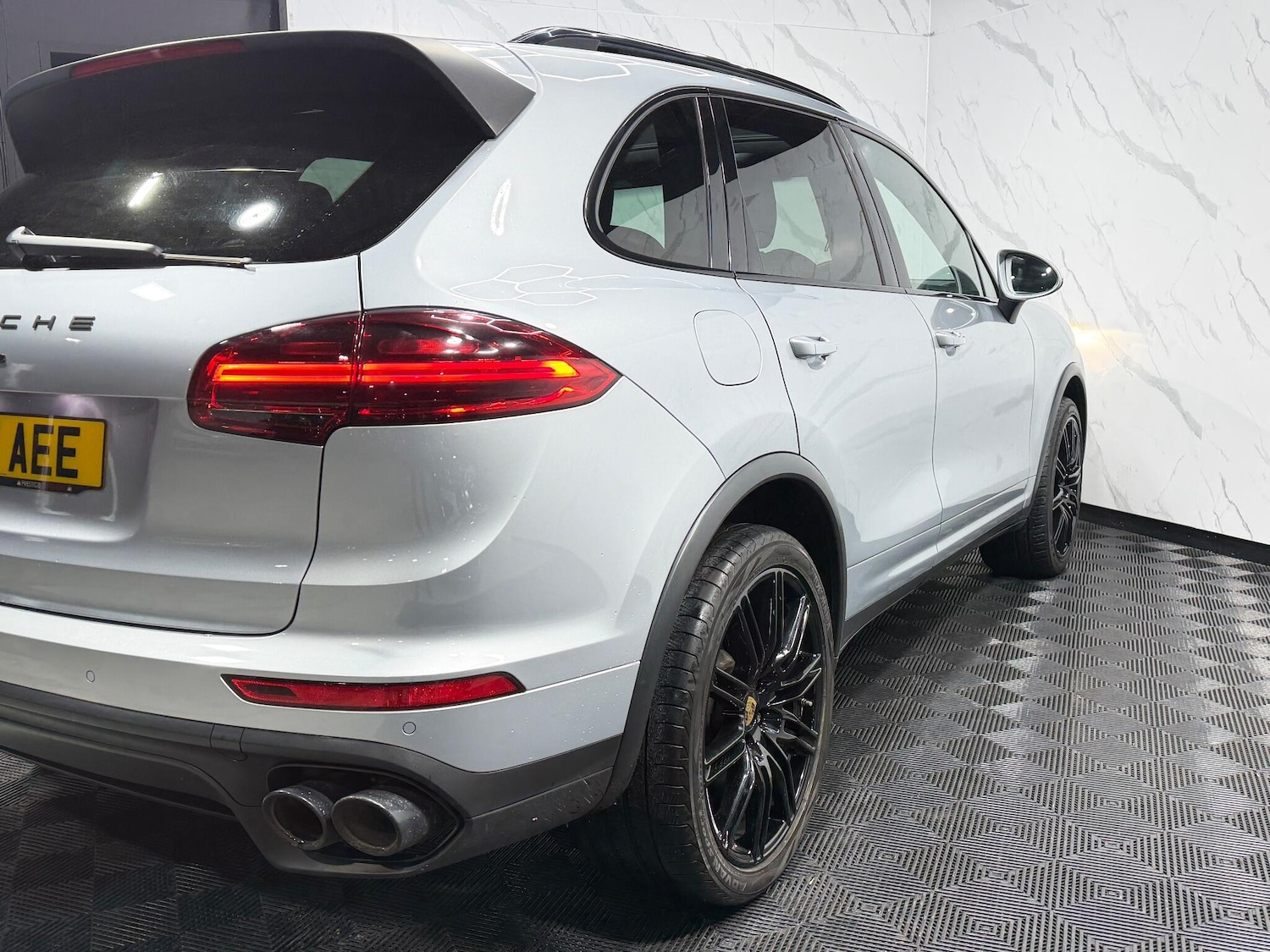 Used Porsche Cayenne 2017 for sale - 77298391: Photo 33