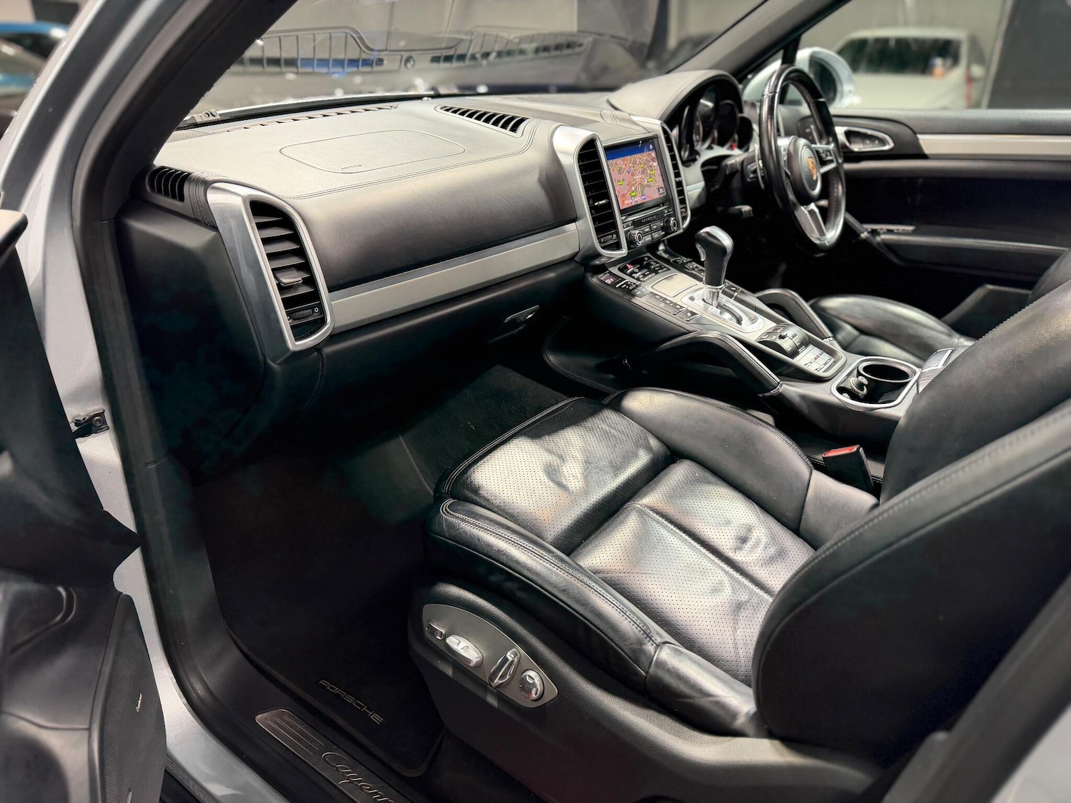 Used Porsche Cayenne 2017 for sale - 77298391: Photo 41