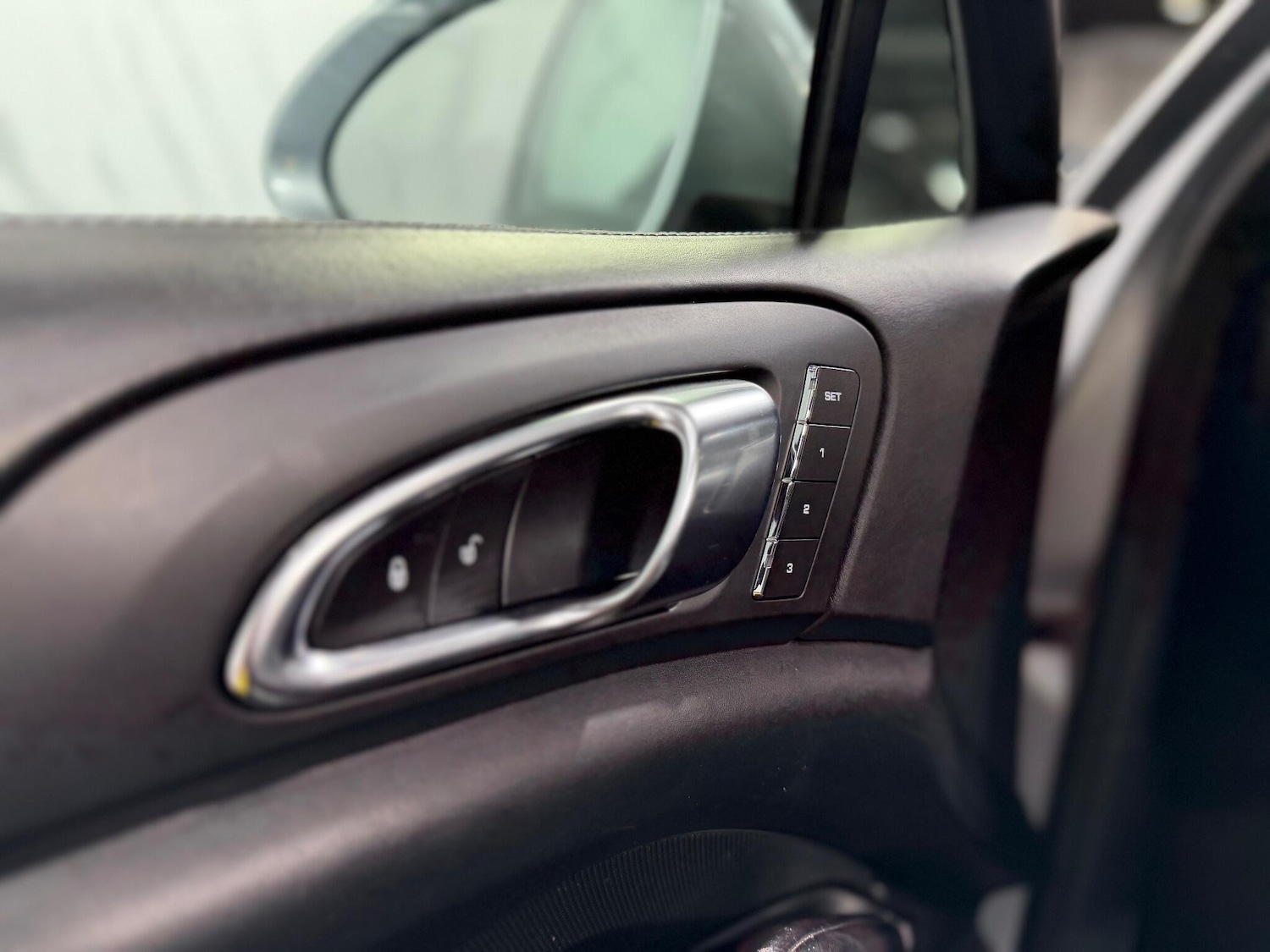 Used Porsche Cayenne 2017 for sale - 77298391: Photo 42