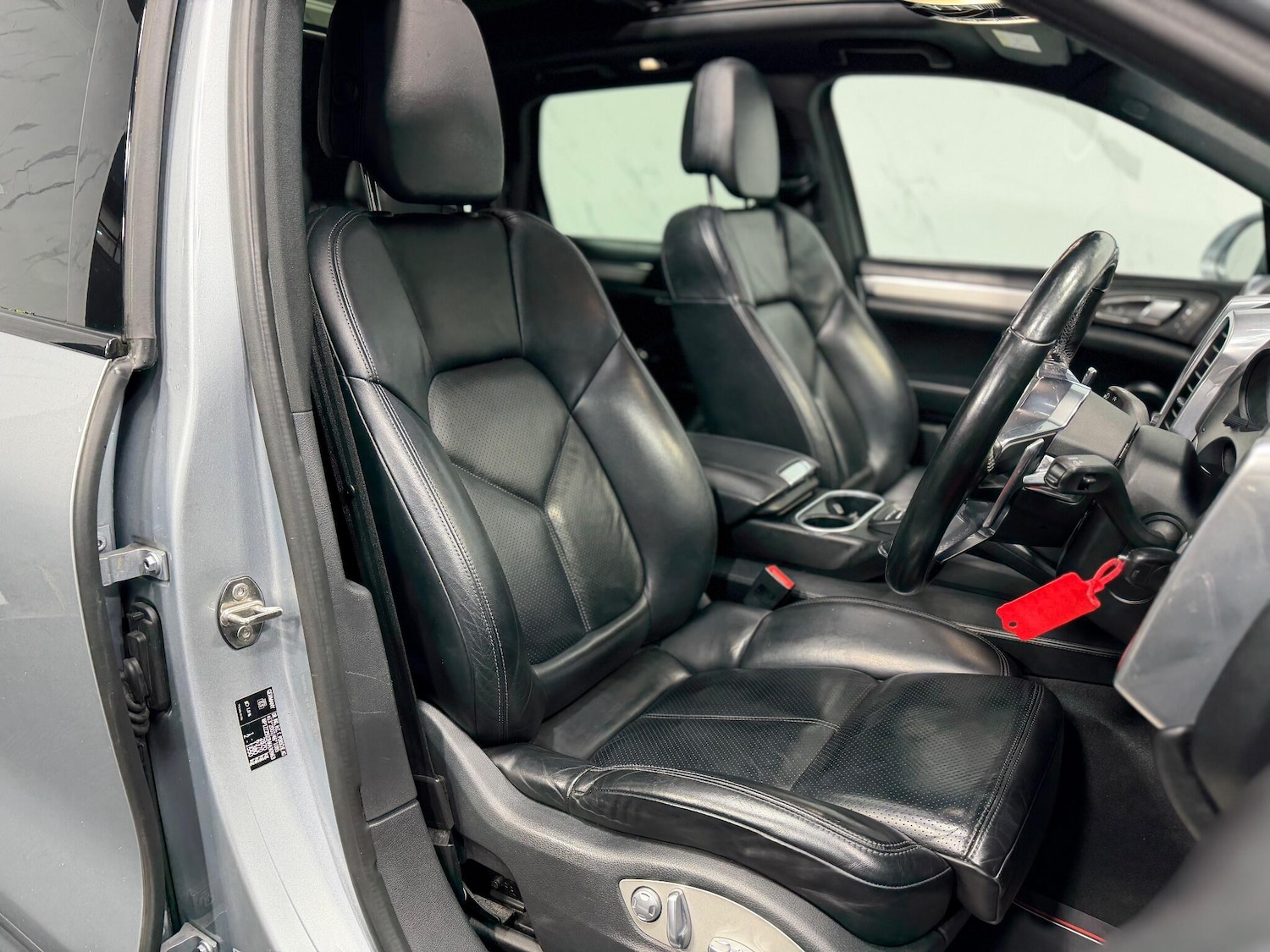 Used Porsche Cayenne 2017 for sale - 77298391: Photo 43