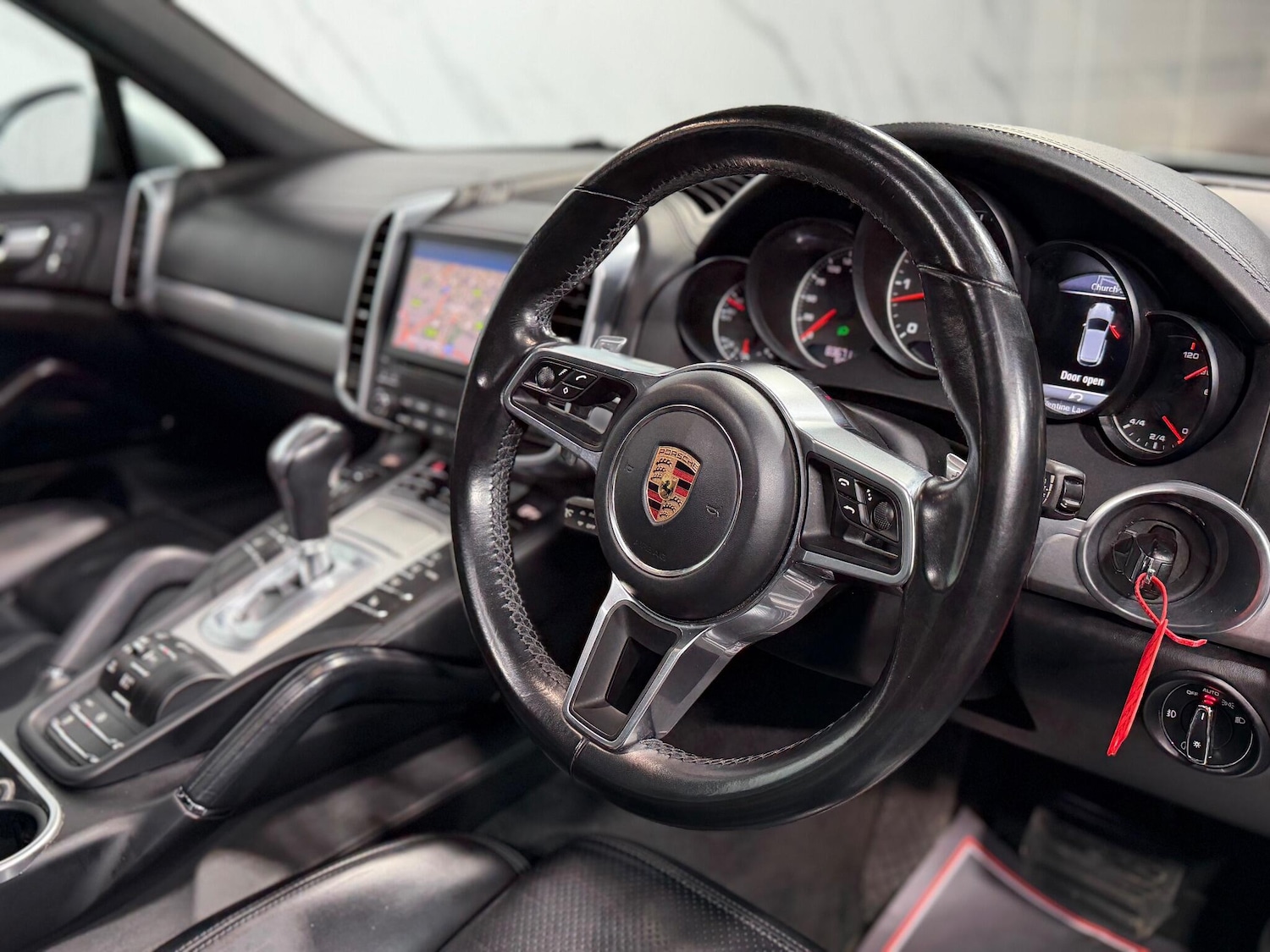 Used Porsche Cayenne 2017 for sale - 77298391: Photo 46