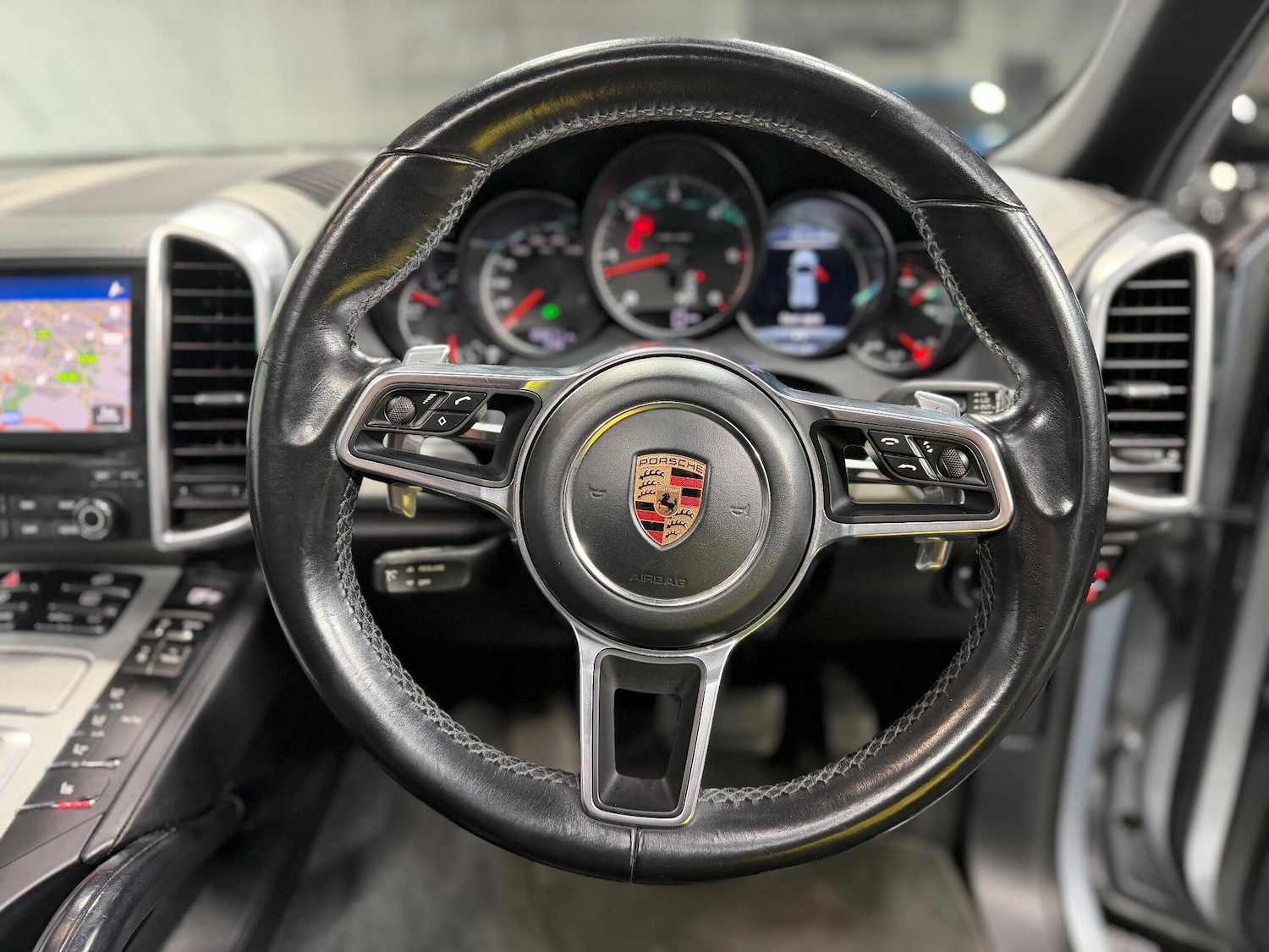 Used Porsche Cayenne 2017 for sale - 77298391: Photo 47