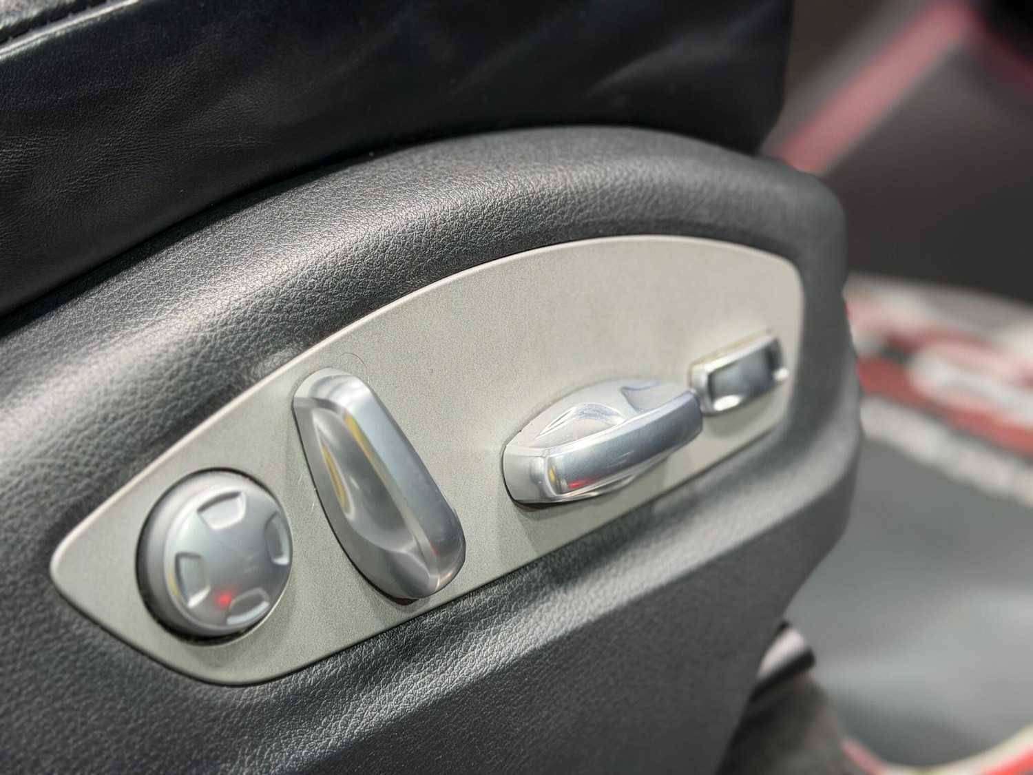 Used Porsche Cayenne 2017 for sale - 77298391: Photo 48