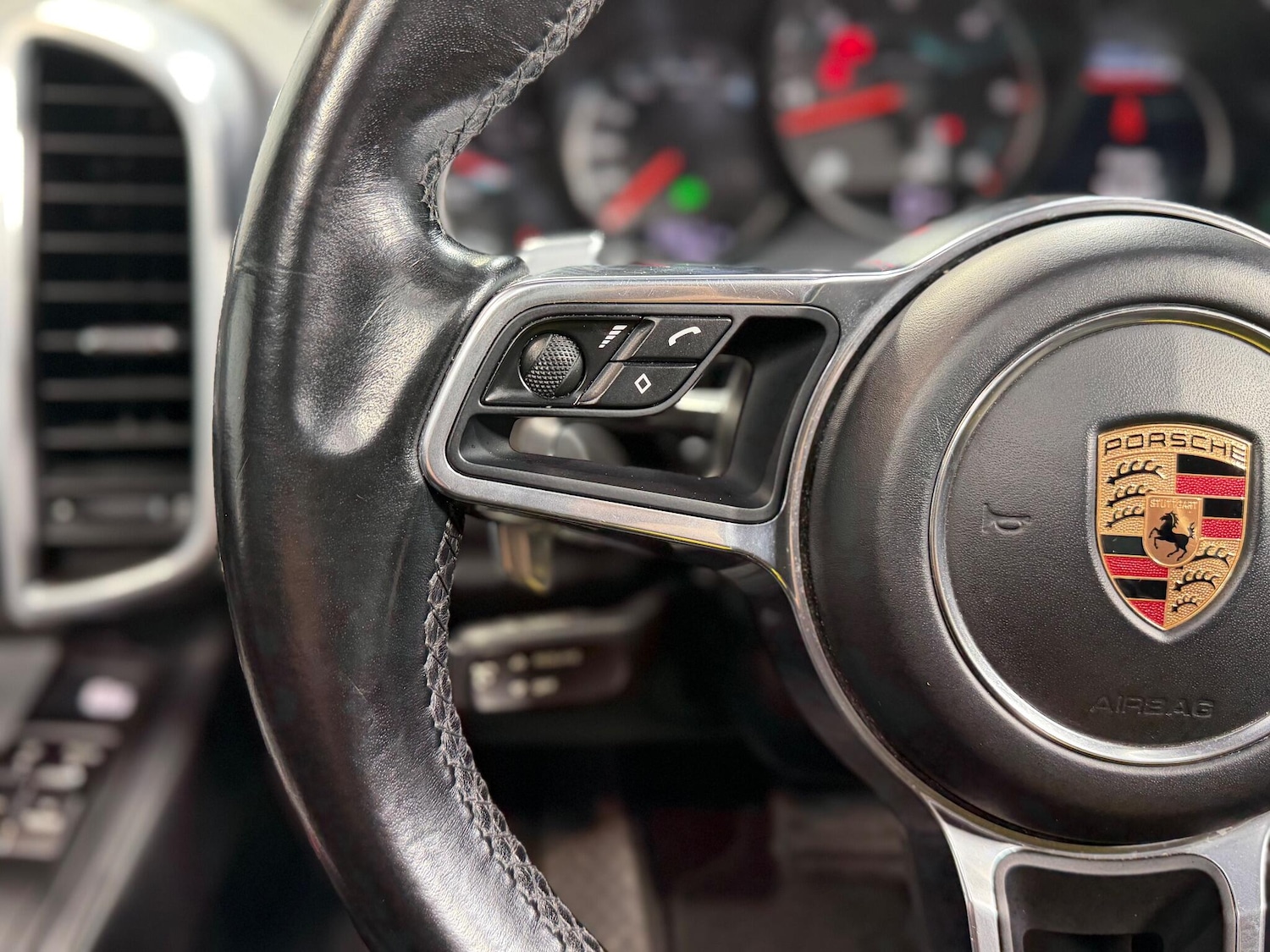 Used Porsche Cayenne 2017 for sale - 77298391: Photo 58