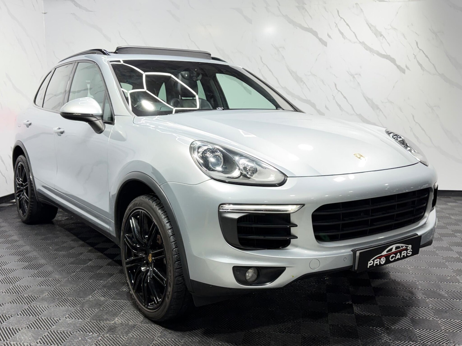 Used Porsche Cayenne 2017 for sale - 77298391: Photo 8