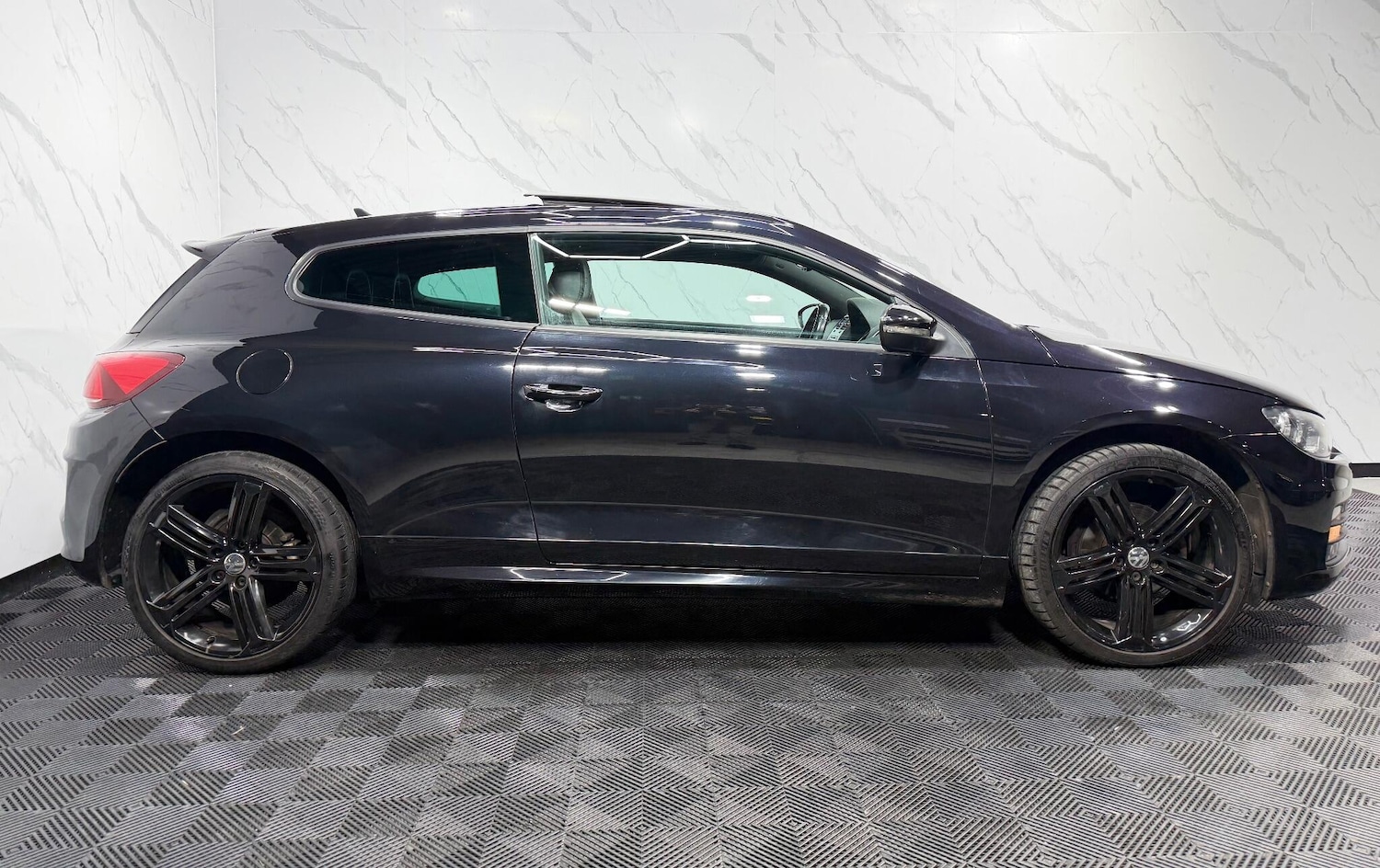 Used Volkswagen Scirocco 2016 for sale - 77298393: Photo 16