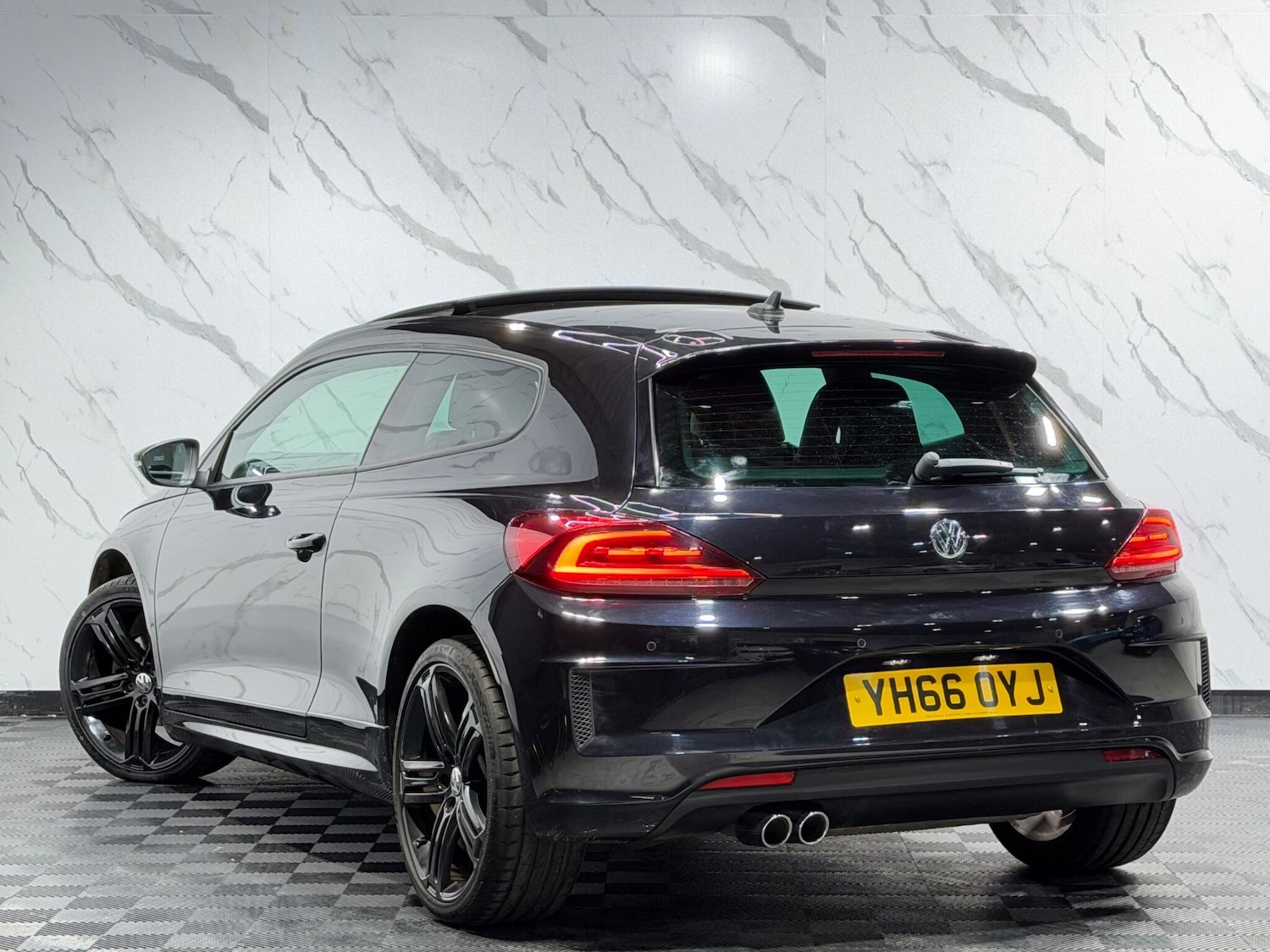 Used Volkswagen Scirocco 2016 for sale - 77298393: Photo 2