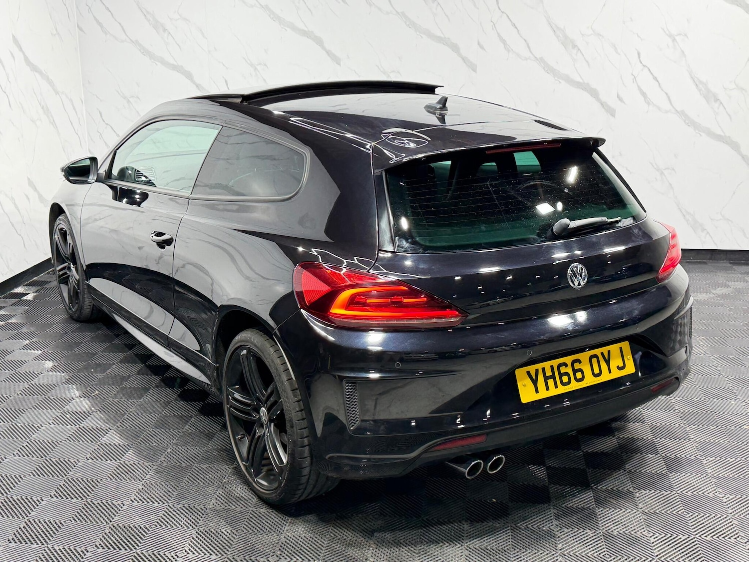 Used Volkswagen Scirocco 2016 for sale - 77298393: Photo 31