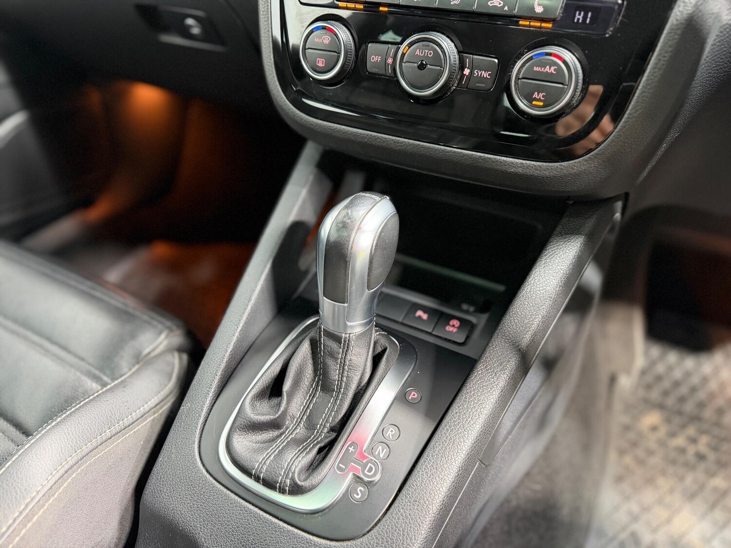 Used Volkswagen Scirocco 2016 for sale - 77298393: Photo 42