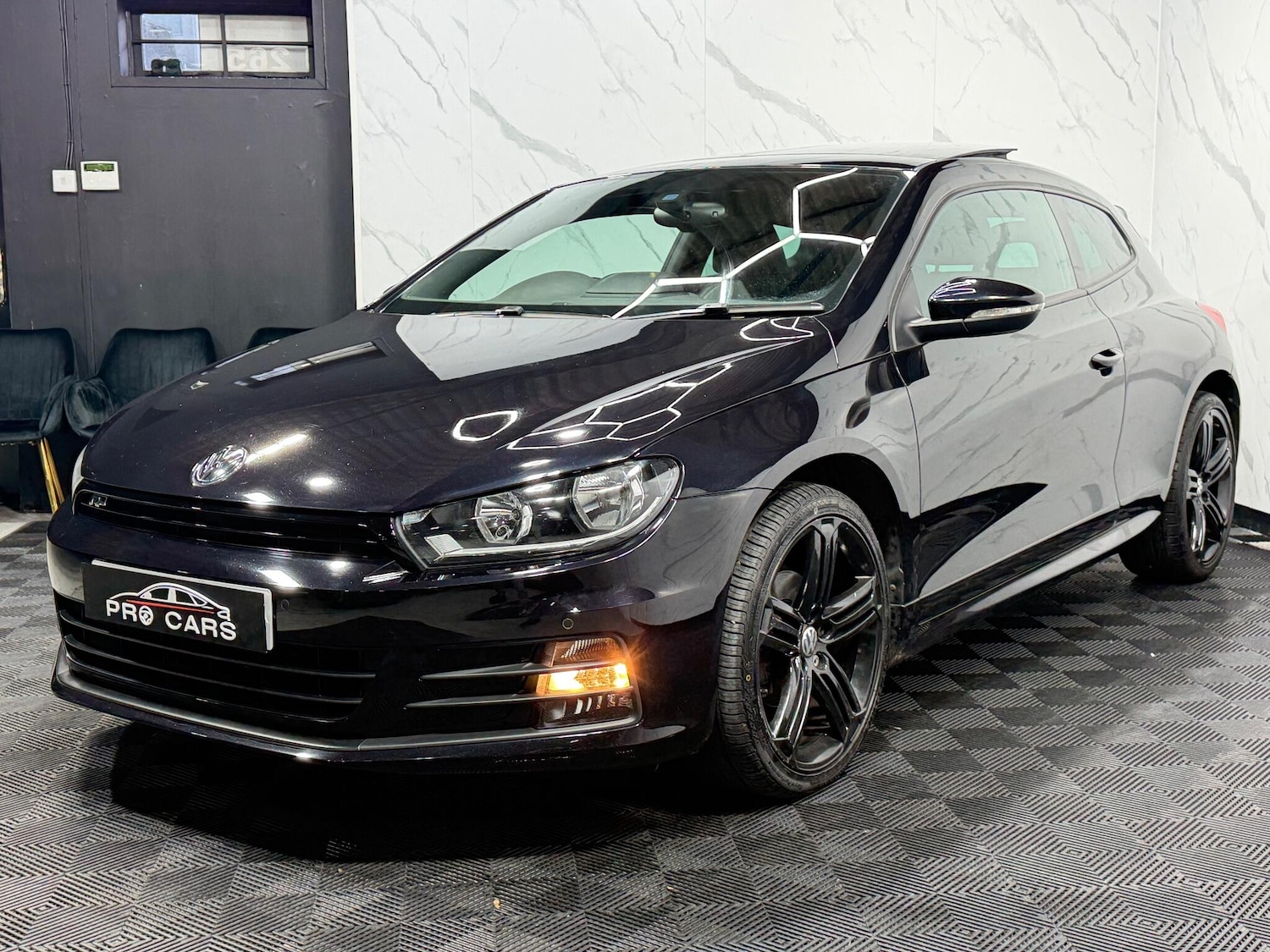 Used Volkswagen Scirocco 2016 for sale - 77298393: Photo 8
