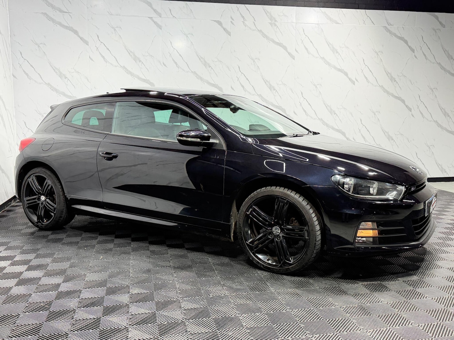 Used Volkswagen Scirocco 2016 for sale - 77298393: Photo 9