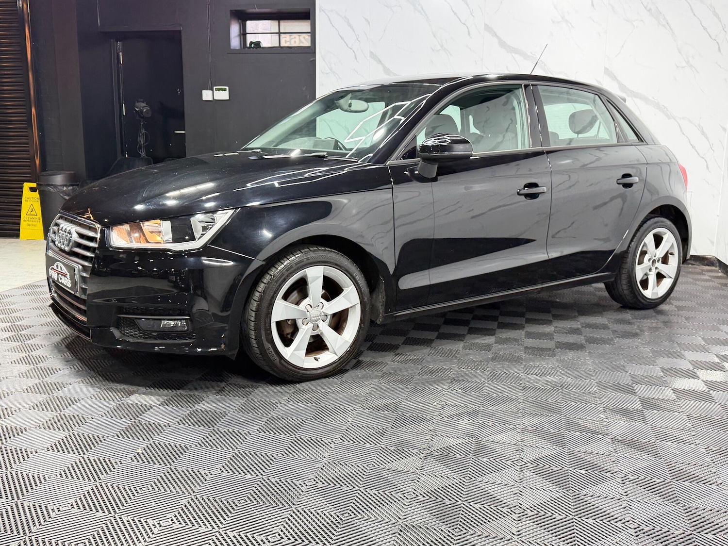 Used Audi A1 for sale - 77559102: Photo 11