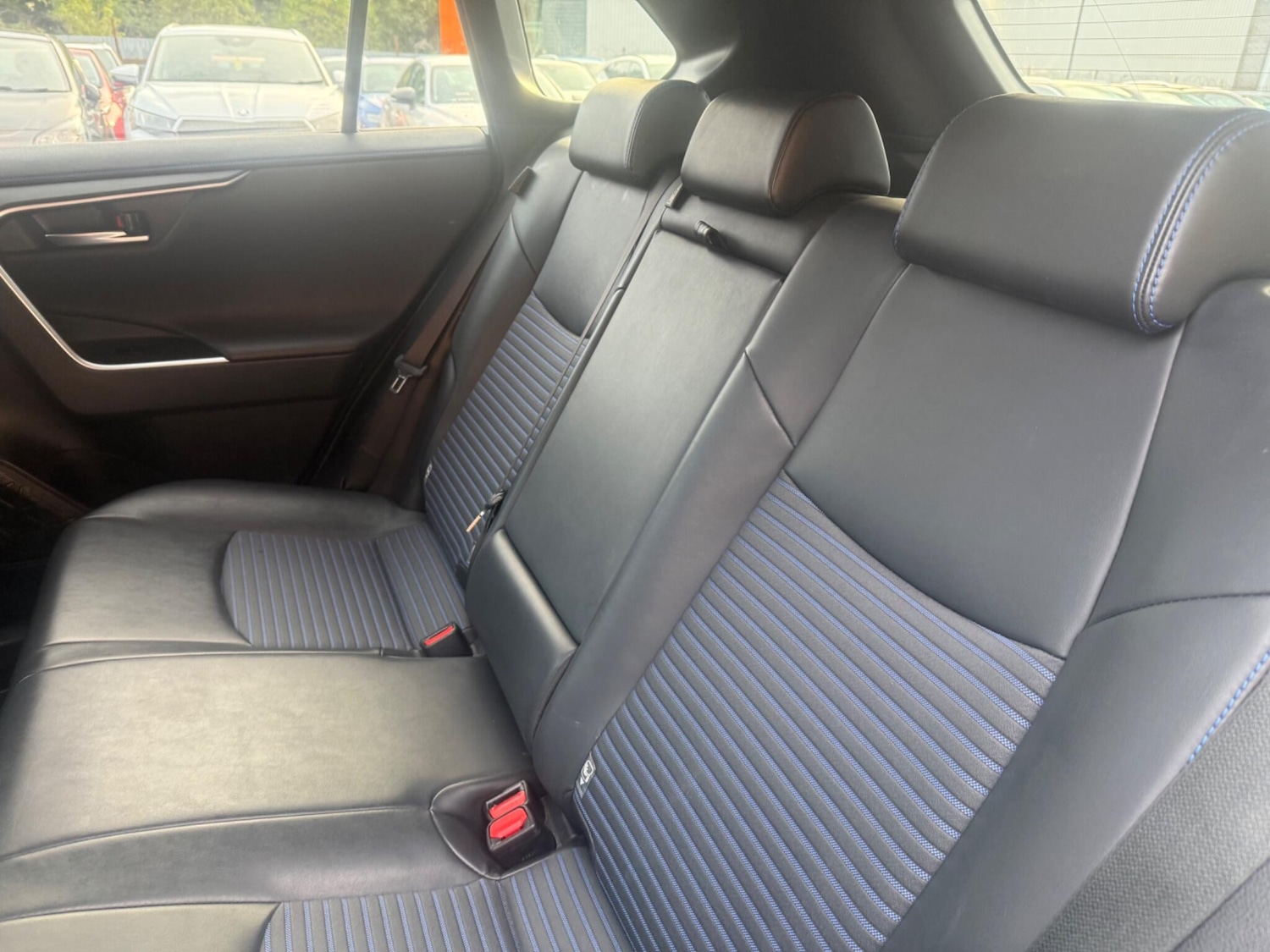 Used Toyota RAV4 2019 for sale - 76032497: Photo 11