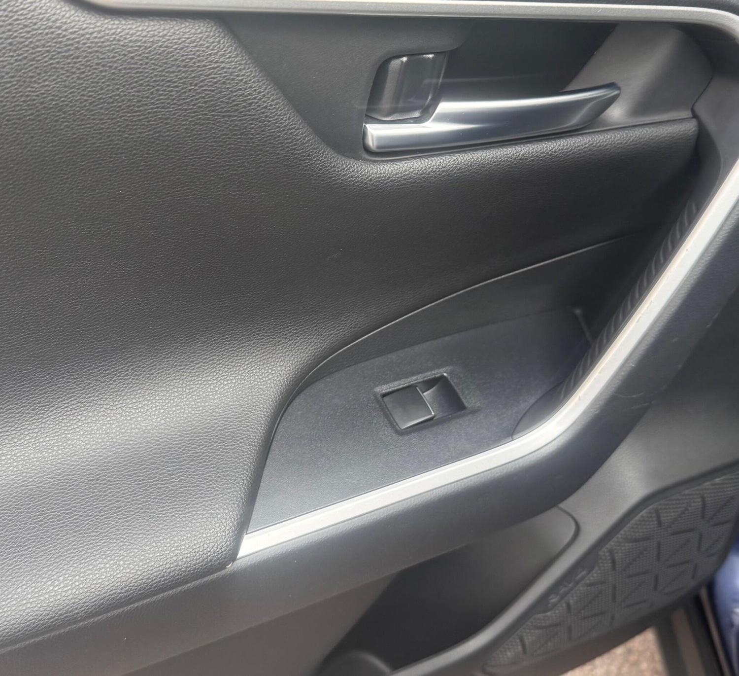 Used Toyota RAV4 2019 for sale - 76032497: Photo 12