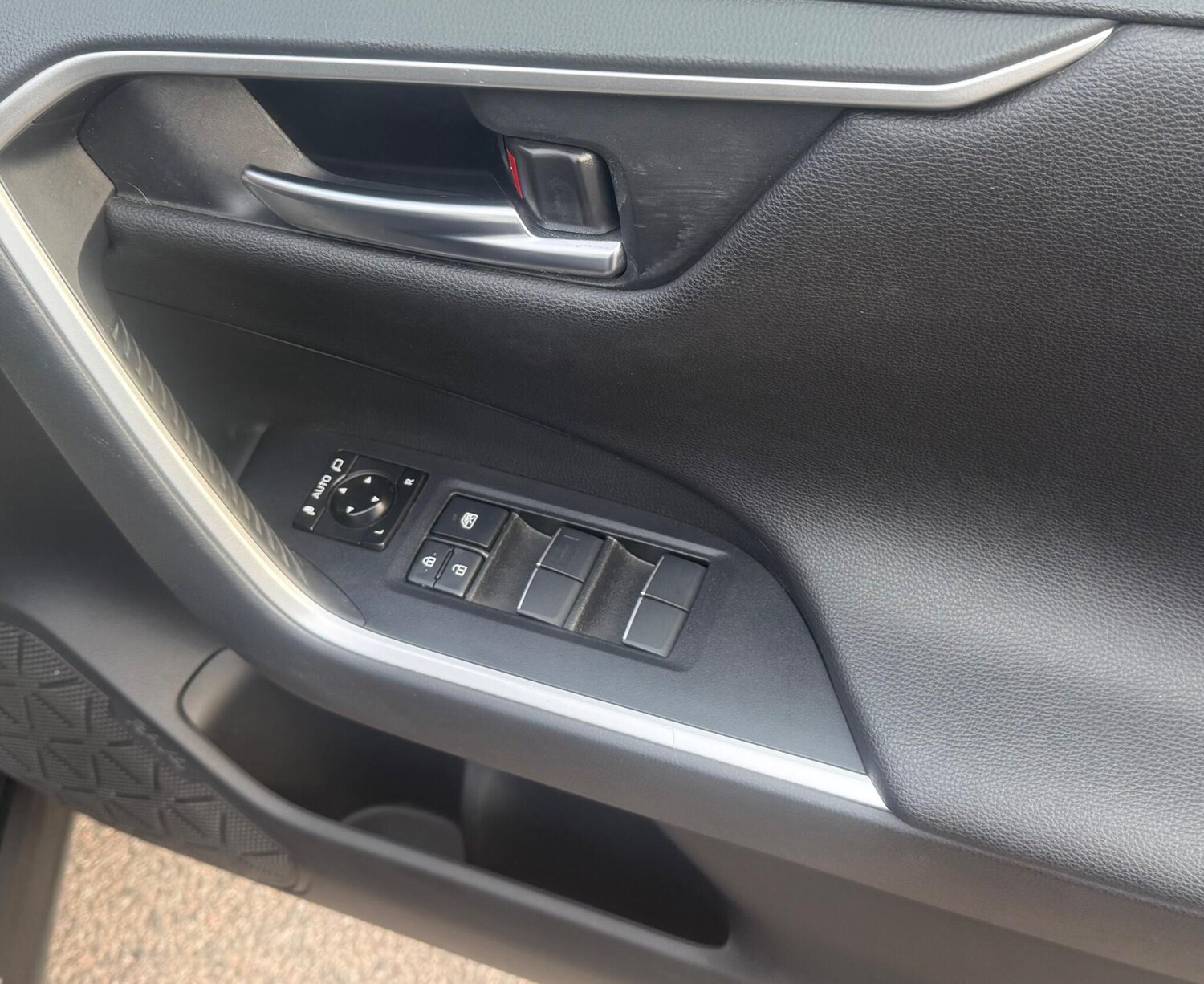 Used Toyota RAV4 2019 for sale - 76032497: Photo 22