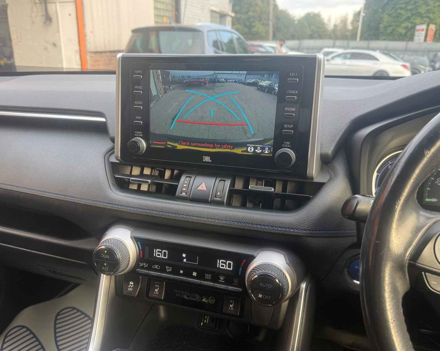 Used Toyota RAV4 2019 for sale - 76032497: Photo 28
