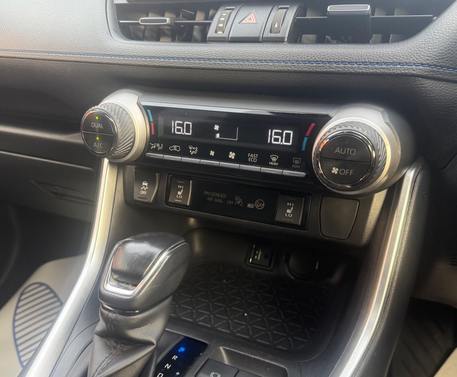 Used Toyota RAV4 2019 for sale - 76032497: Photo 30