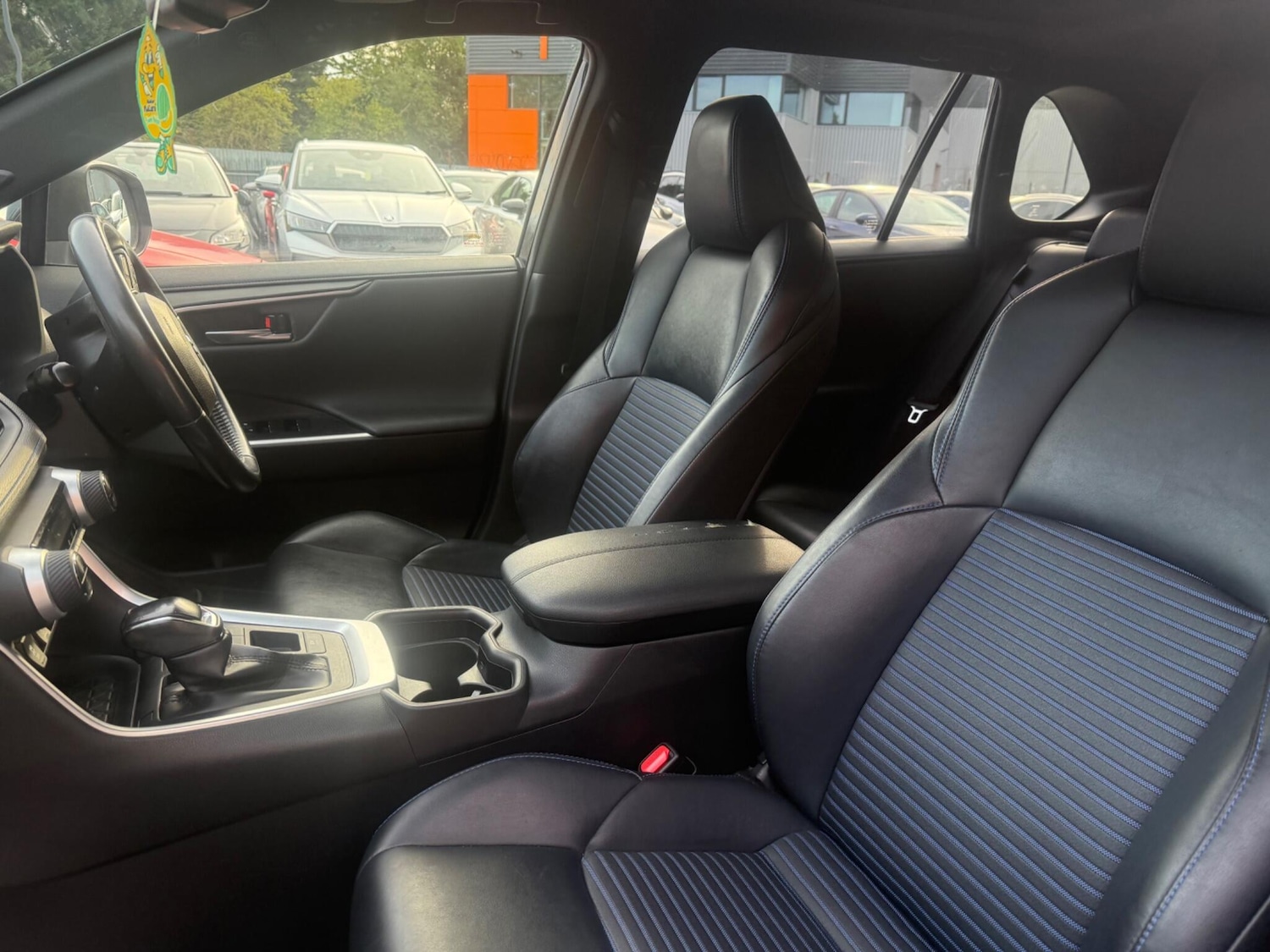 Used Toyota RAV4 2019 for sale - 76032497: Photo 9