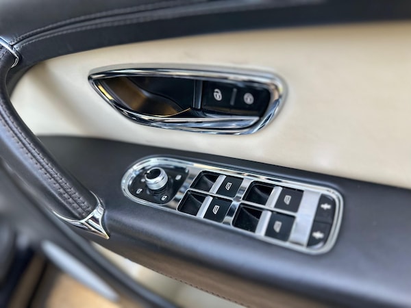 Used Bentley Bentayga 2018 for sale - 75670693: Photo 33