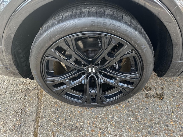 Used Bentley Bentayga 2018 for sale - 75670693: Photo 4