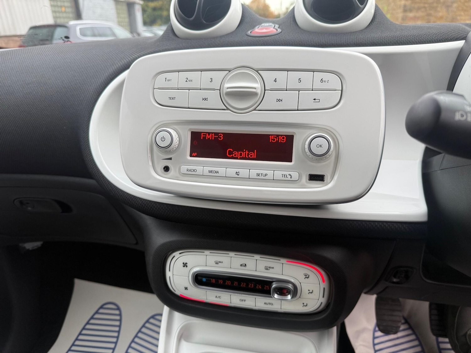 Used smart forfour 2015 for sale - 76550264: Photo 17