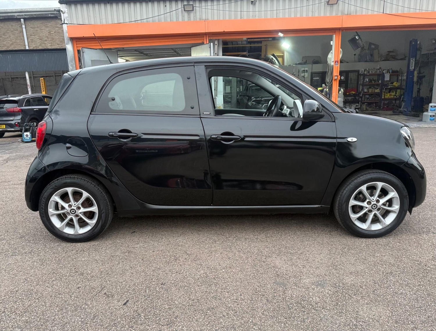 Used smart forfour 2015 for sale - 76550264: Photo 9