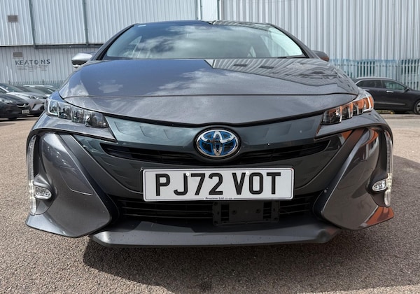 Used Toyota Prius 2022 for sale - 76318086: Photo 2
