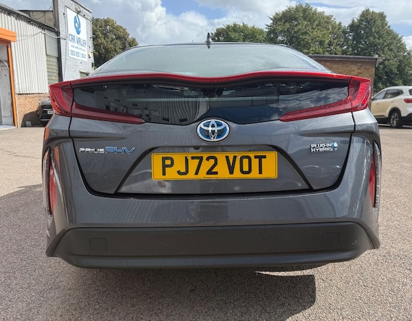 Used Toyota Prius 2022 for sale - 76318086: Photo 4