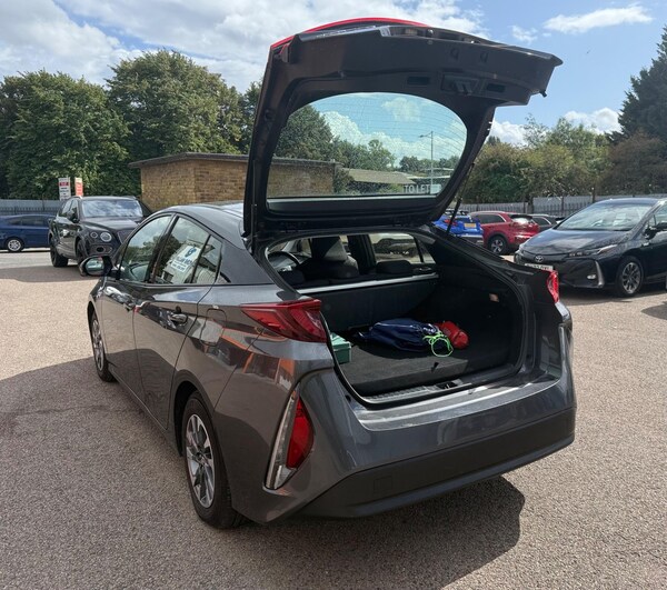 Used Toyota Prius 2022 for sale - 76318086: Photo 8