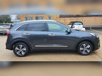 Used Kia Niro 2022 for sale - 76472786: Photo