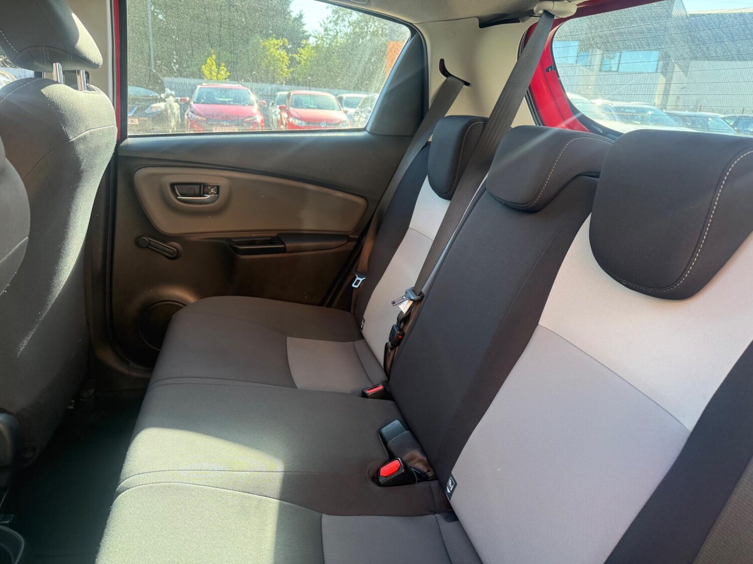 Used Toyota Yaris 2018 for sale - 75991045: Photo 12