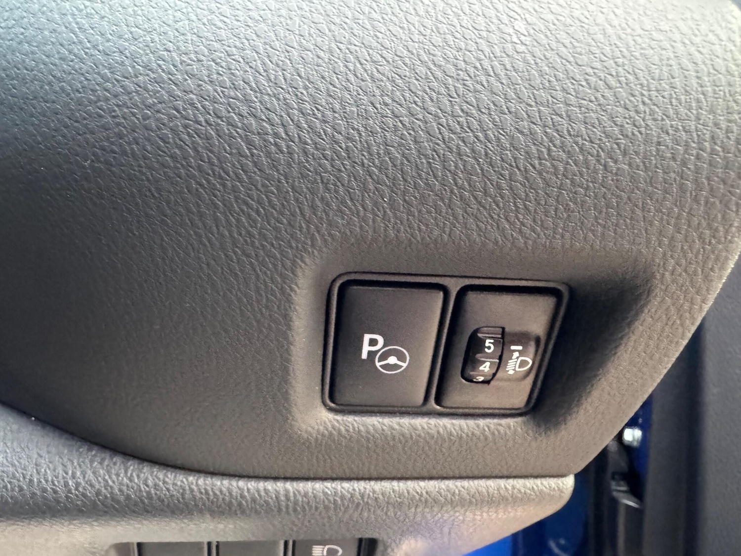 Used Toyota C-HR 2021 for sale - 76398127: Photo 16