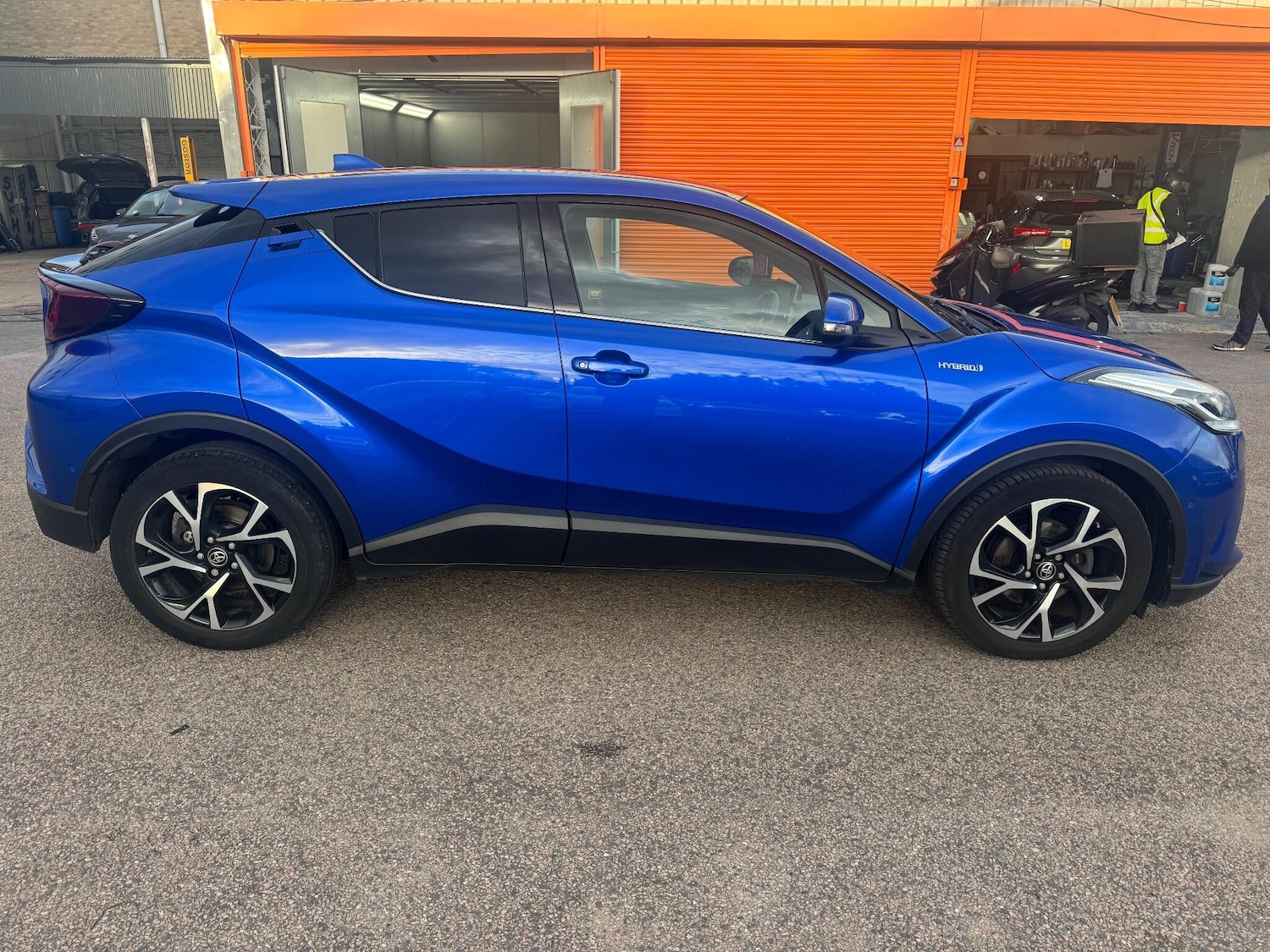 Used Toyota C-HR 2021 for sale - 76398127: Photo 5