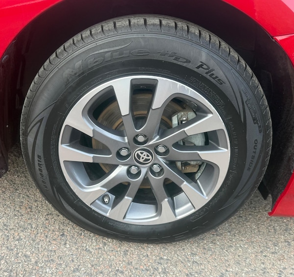 Used Toyota Prius 2021 for sale - 76013063: Photo 10