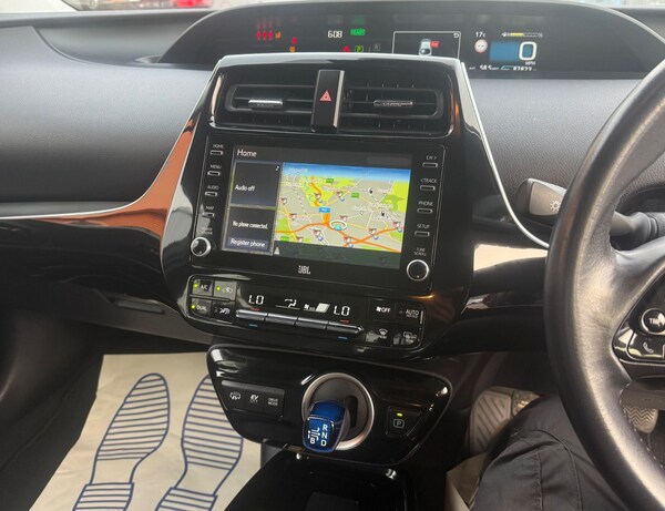 Used Toyota Prius 2021 for sale - 76013063: Photo 25