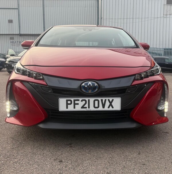 Used Toyota Prius 2021 for sale - 76013063: Photo 2