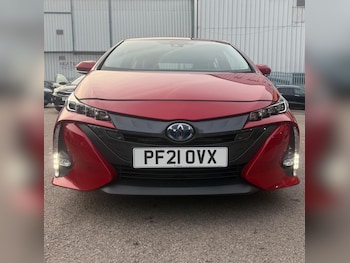 Used Toyota Prius 2021 for sale - 76013063: Photo 2