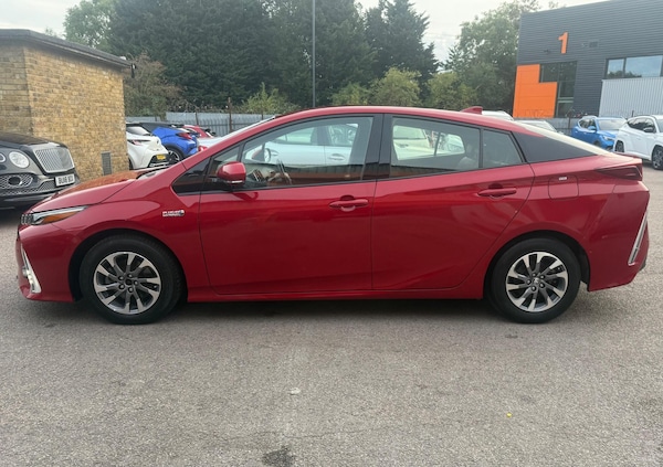 Used Toyota Prius 2021 for sale - 76013063: Photo 4