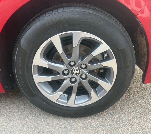 Used Toyota Prius 2021 for sale - 76013063: Photo 6