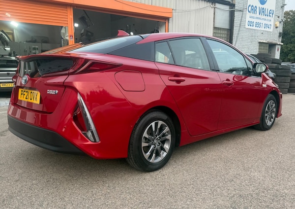 Used Toyota Prius 2021 for sale - 76013063: Photo 7