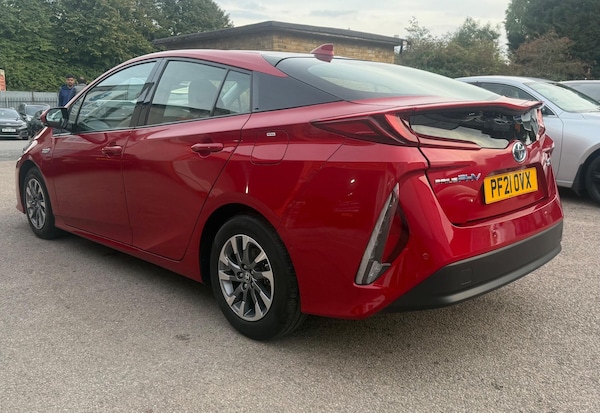 Used Toyota Prius 2021 for sale - 76013063: Photo 9