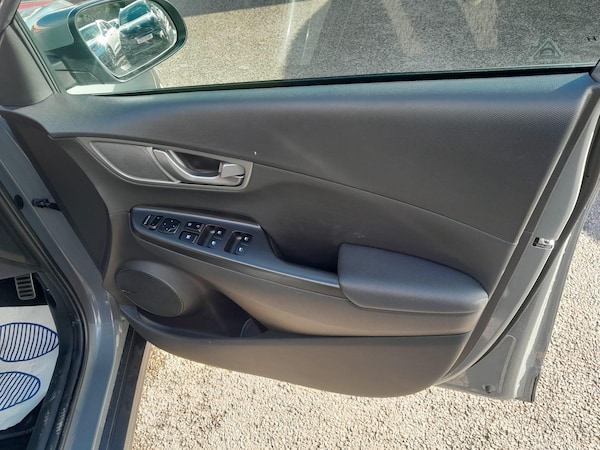 Used Hyundai KONA 2020 for sale - 76152904: Photo 10